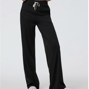 Vuoir Women's Halo straight leg pant. sz M